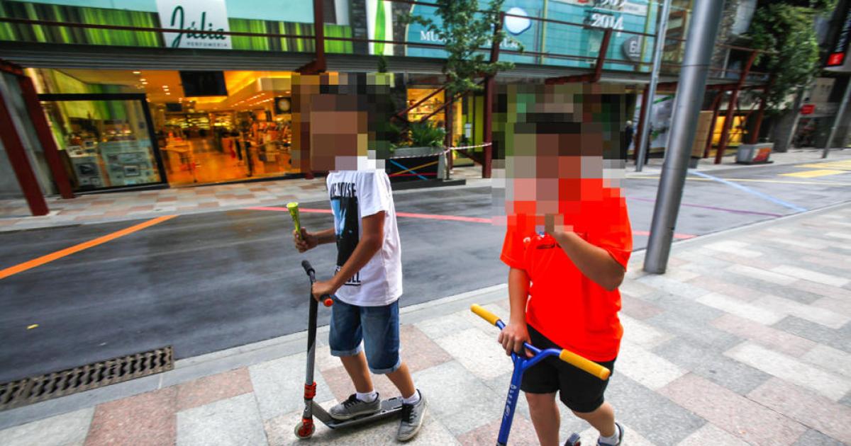 El comú prohibeix circular amb bicicleta i patinet elèctric per Vivand