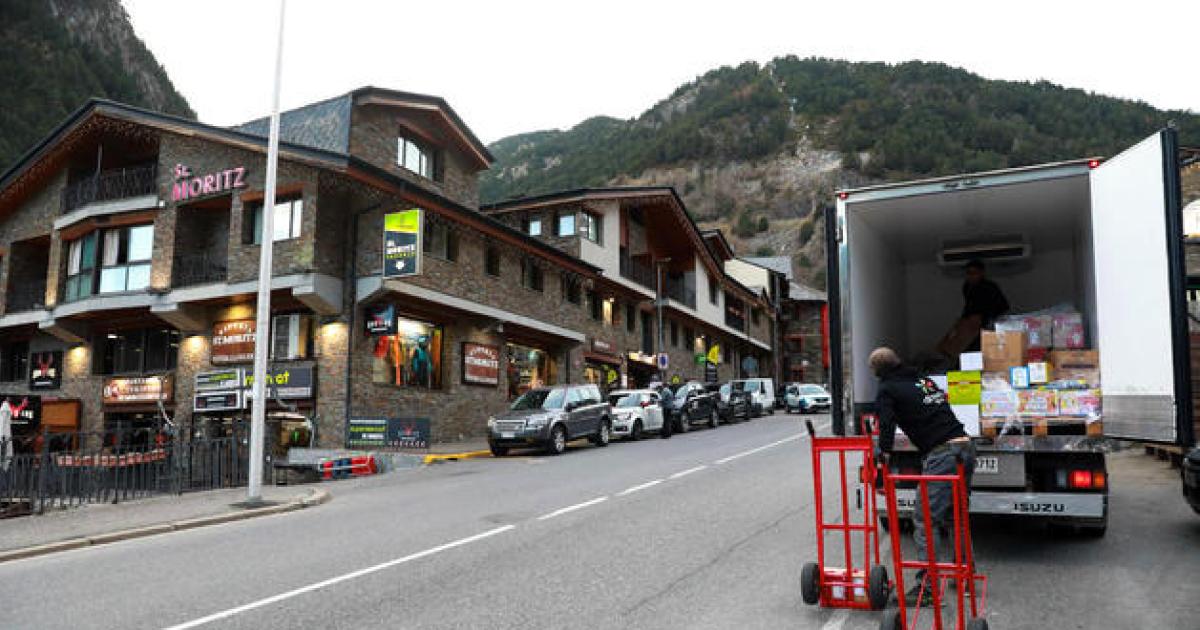 Quatre detinguts per robatoris de més de 3 000 euros a locals a Arinsal