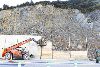 Continuen Els Treballs A La Zona De La Portalada