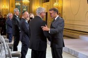 El Copríncep fracès Emmanuel Macron, amb l'excopríncep episcopal, Joan-Enric Vives a l'Elisi.