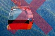 La imatge d'un telecabina amb una creu que fa servir APAPMA per oposar-se al telefèric de Canillo.