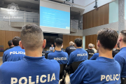 Conferència de Pastor als agents de policia.