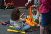 Un moment de la creació de les falles de foc.