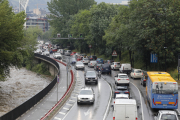 Vehicles a la CG-1 al seu pas per l’Estadi Nacional.


Foto: Fernando Galindo