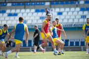 Els jugadors de la UE Santa Coloma a l’entrenament d’ahir a Kosovo.