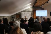 Un moment de la presentació del llibre 'Fades i bruixes en la literatura medieval' de Meritxell Simó