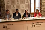 Representants del comú, l’empresa Cellab, Assandca i AMIC, ahir.