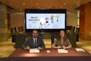 La cònsol major ordinenca, Maria del Mar Coma, i el conseller de Turisme, Esports i Dinamització, Jordi Serracanta, durant la presentació del procés participatiu.