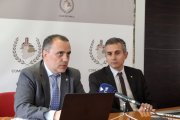 El cònsol menor de Canillo, Marc Casal, i el consell de finances comunal, Joan Antoni Rodríguez Angrill, en la sessió de comú d'aquest matí.