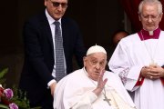 El Papa Francesc ahir durant la benedicció 'Urbi et Orbi' del Diumenge de Resurrecció.