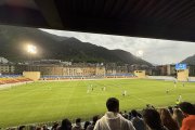Aficionats presenciant la final de Copa al nou estadi d’Encamp.