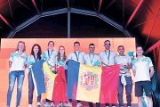 Els ciclistes durant l’entrega de medalles.