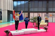 Berta Miquel saludant al podi