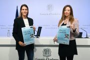 La secretària d'Estat i la ministra de Salut, Cristina Pérez i Helena Mas, en la presentació del xat per als joves.