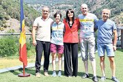 Bonell i Cabanes amb els esportistes.