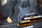 Autobusos al carrer Prat de la Creu d’Andorra la Vella.