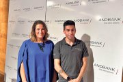 La directora de banca país d’Andbank, Maria Suárez, i Nahuel Carabaña.