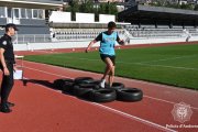 Un aspirant a agent de policia realitzant les proves aquest matí.