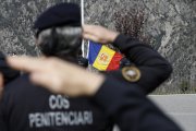 Agents penitenciaris durant un acte oficial.