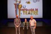 L'agregat de cultura de l'ambaixada de França a Andorra, Jerome Viñolas, la cònsol menor d'Andorra la Vella, Olalla Losada, i el cap d'àrea de Cultura del comú, Jan Cartes, durant la presentació.