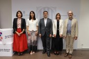 Mònica Bonell durant la reunió amb el conseller de Política Lingüística de la Generalitat, F. Xavier Vila