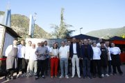 La cònsol major d'Escaldes-Engordany, Rosa Gili, el cap de Govern, Xavier Espot, el ministre de Turisme i Comerç, Jordi Torres, juntament amb els restauradors de l'Andorra Taste.