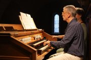 L'organista Miquel González durant el concert.