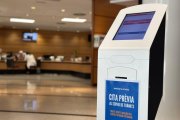 Màquina per tramitar automàticament la cita prèvia.