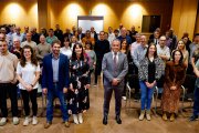 La ministra d’Esports, Mònica Bonell, amb els representants dels clubs i les federacions.