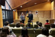 Fité amb els alumnes de l'escola francesa de la Massana, durant la visita al comú