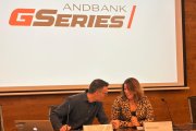 Àlex Bercianos, director del circuit, i Maria Suárez, directora de banca país d’Andbank.