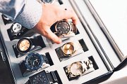 Les marques de luxe com Rolex, Cartier o Hublot són les més habituals.