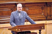 Jordi Fàbrega durant una sessió parlamentària.