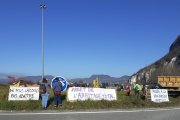 Una protesta de ramaders francesos en una carretera de Grenoble.
