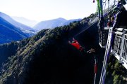 Jumping al pont tibetà de Canillo.