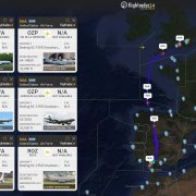 El mapa de Flightradar on es veuen els avions de proveïment de carburant estatunidencs abandonar les bases espanyoles de Morón i Rota.