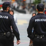 Dos agents de la policia.