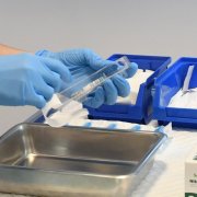 La vacunació es recomana als col·lectius vulnerables.