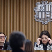 Les ministres Molné i Tor durant la comissió.