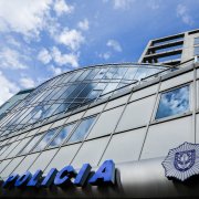 Els fets van succeir al garatge del despatx central de policia.