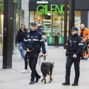 Dos agents de la policia.