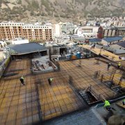 Construcció a la vall central.