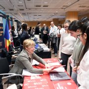 Estudiants al saló Connecta.