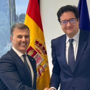 Marc Rosell amb el seu homòleg espanyol, Óscar López.