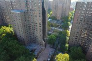 Un edifici al Bronx (Nova York) cau parcialment