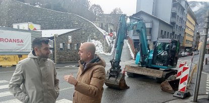 El secretari d'Estat de Transició Energètica, Transports i Mobilitat, David Forné, juntament amb el cònsol menor d'Encap, Xavier Fernàndez.