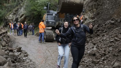 Les persones confinades comencen a sortir