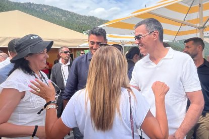 Pedro Sánchez amb la consol major Eva Sansa als mundials de BTT