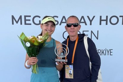 La tennista, amb el seu tècnic Pipo Maresma.