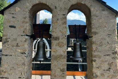 Les rèpliques de les campanes.